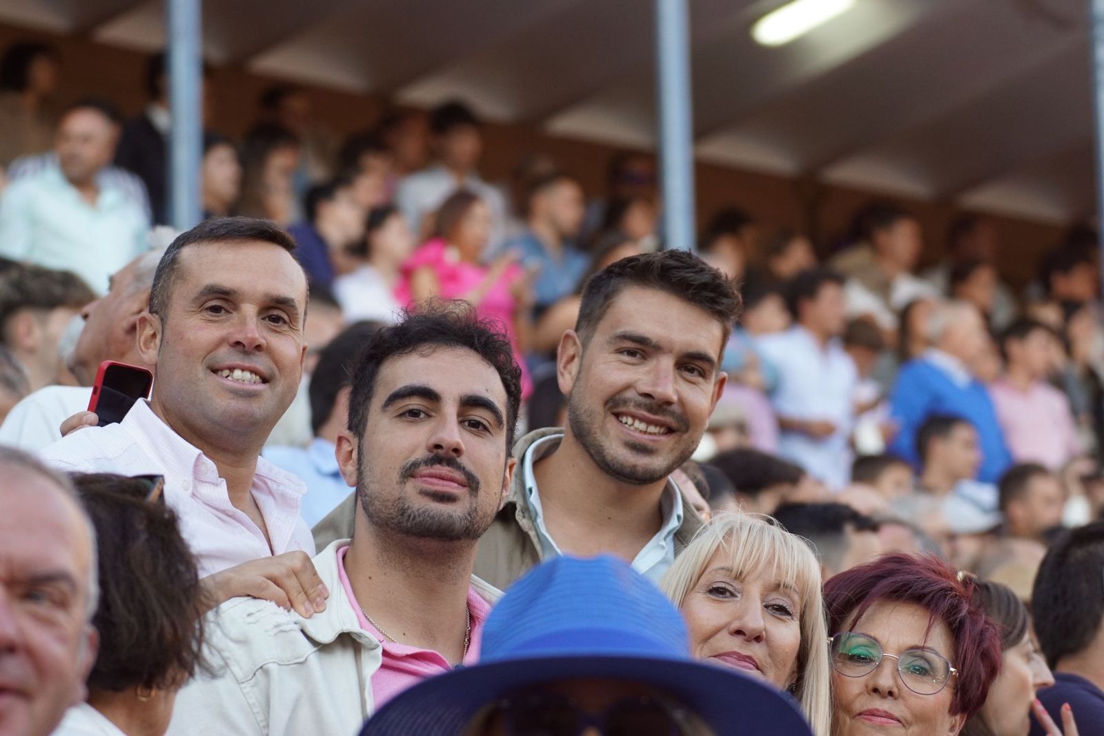 Así ha vivido la afición salmantina el adiós a la feria desde los tendidos: imágenes del ambiente en la corrida concurso