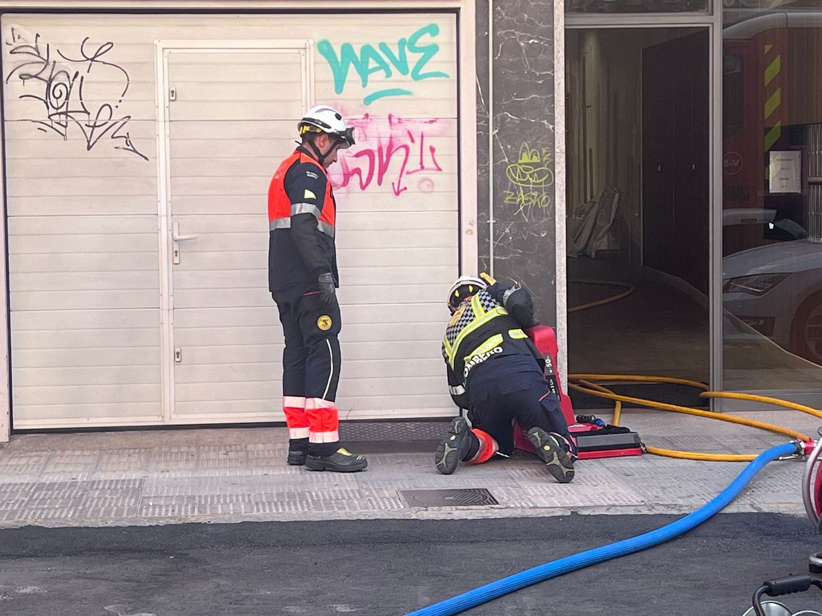 bomberos-de-salamanca-intervienen-en-la-calle-islas-canarias-12