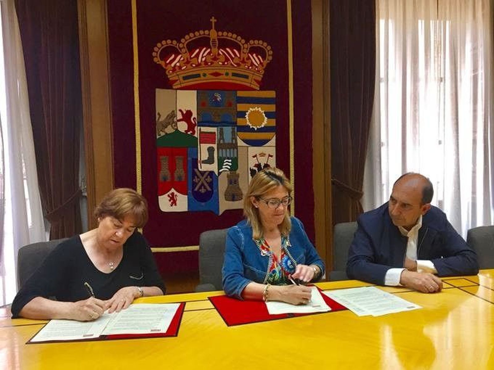 El camino de Muga a Castillo de Alba será arreglado y pavimentado