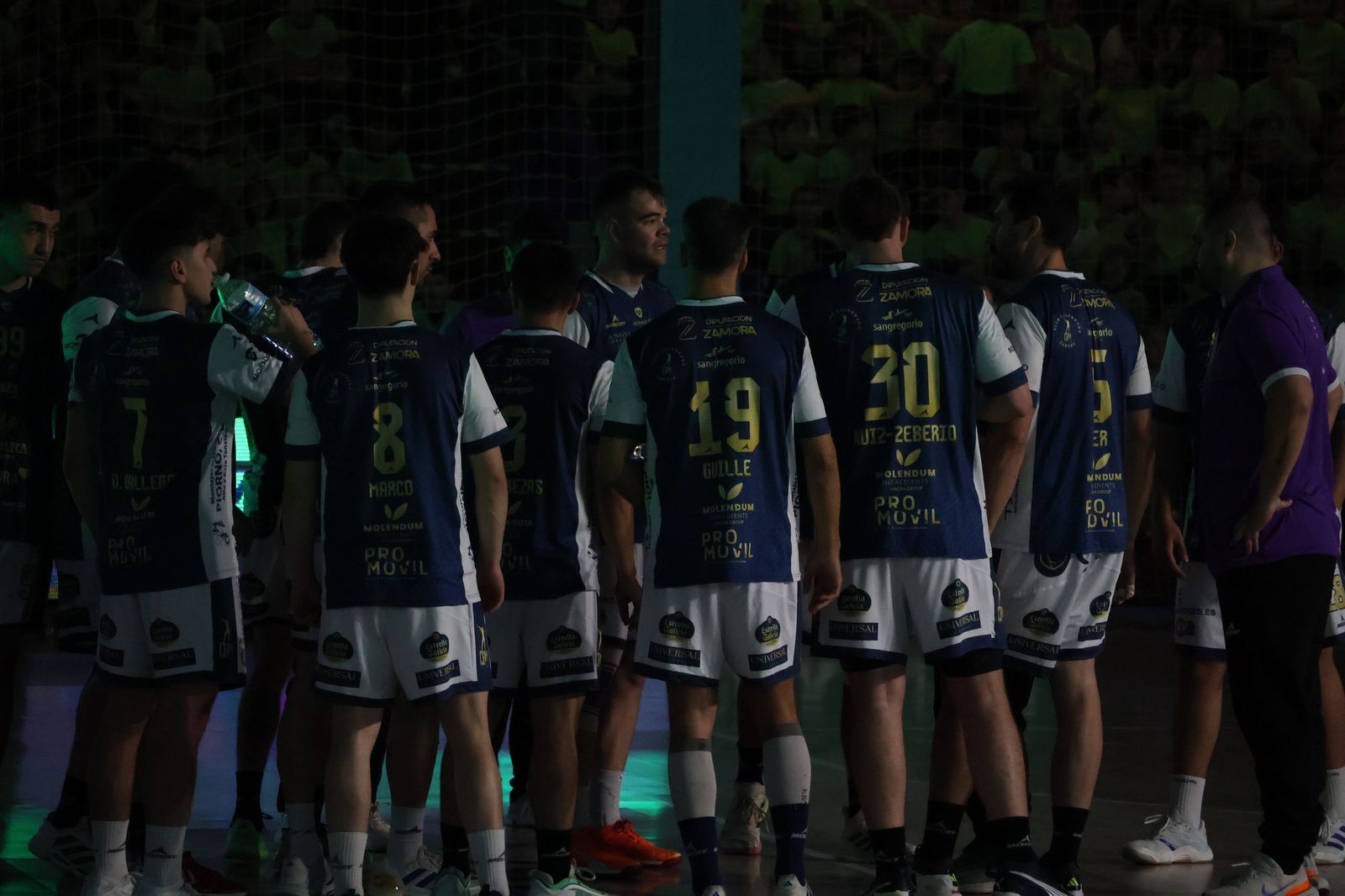 GALERÍA | El BM Zamora se juega consolidar el liderazgo frente a los asturianos del Auto-Center Principado Vetusta