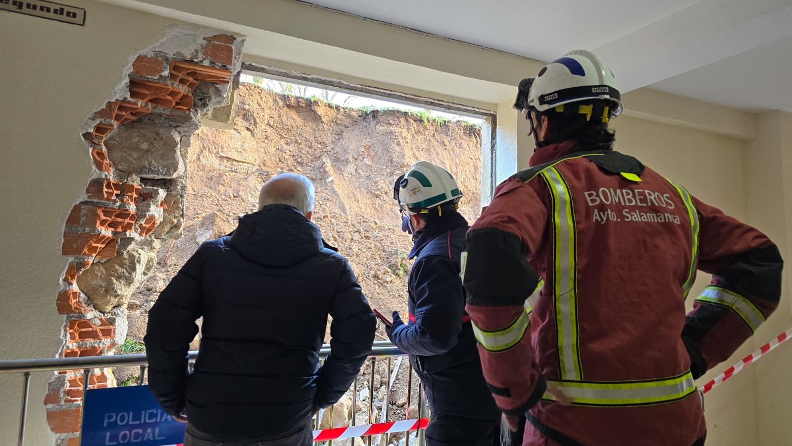 Así ha sido el desprendimiento de la muralla antigua de Salamanca