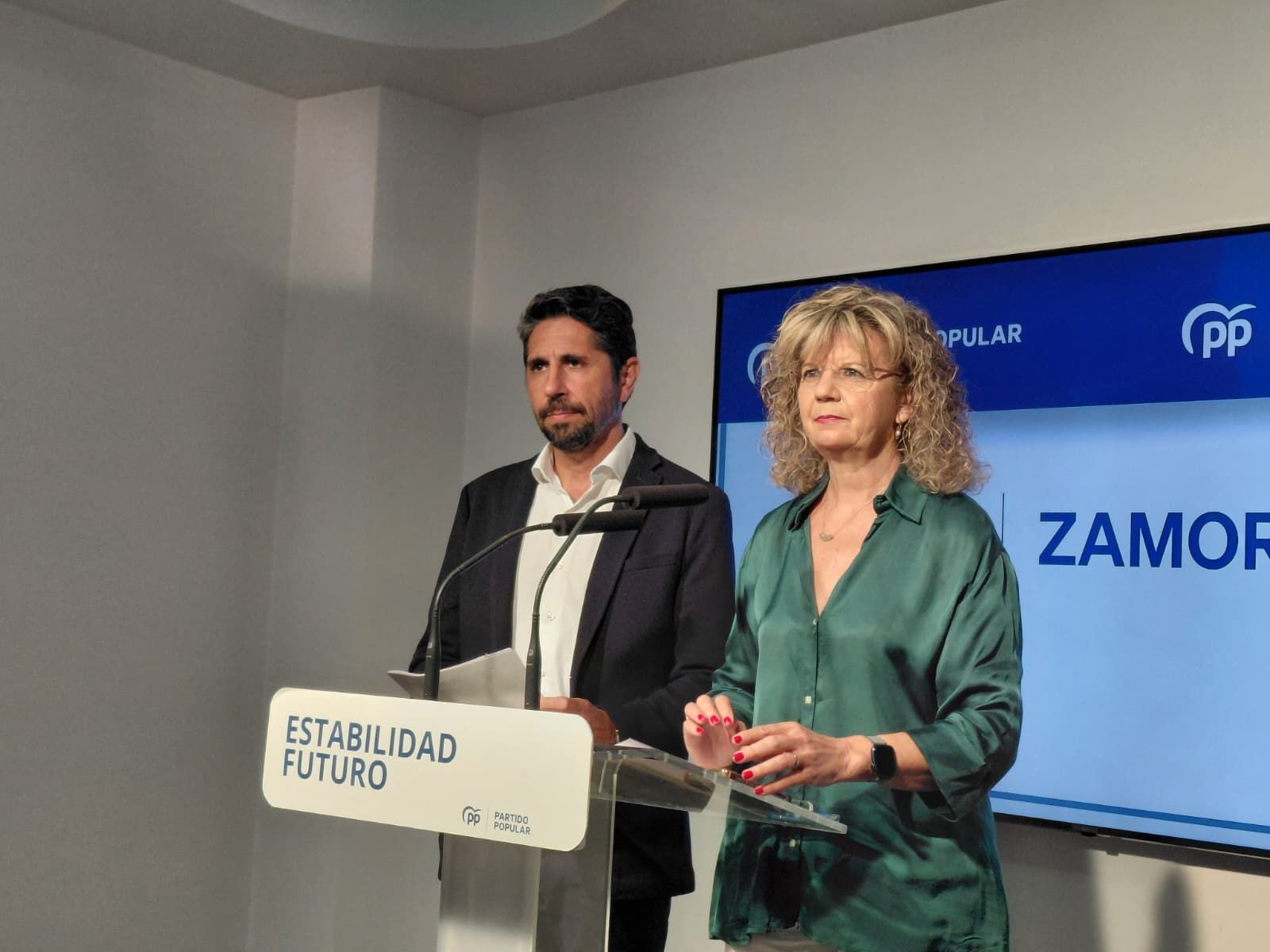 Óscar Ramajo y Elvira Velasco