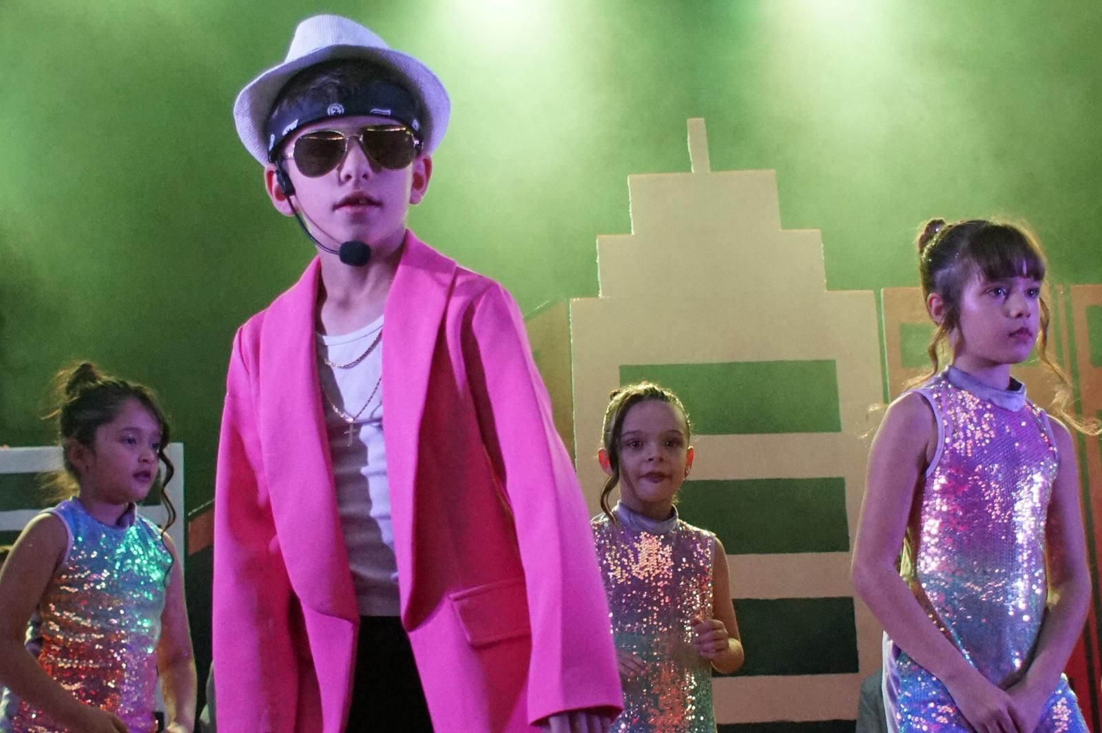 Emoción y creatividad en la primera cita del Play Back infantil en Alba de Tormes