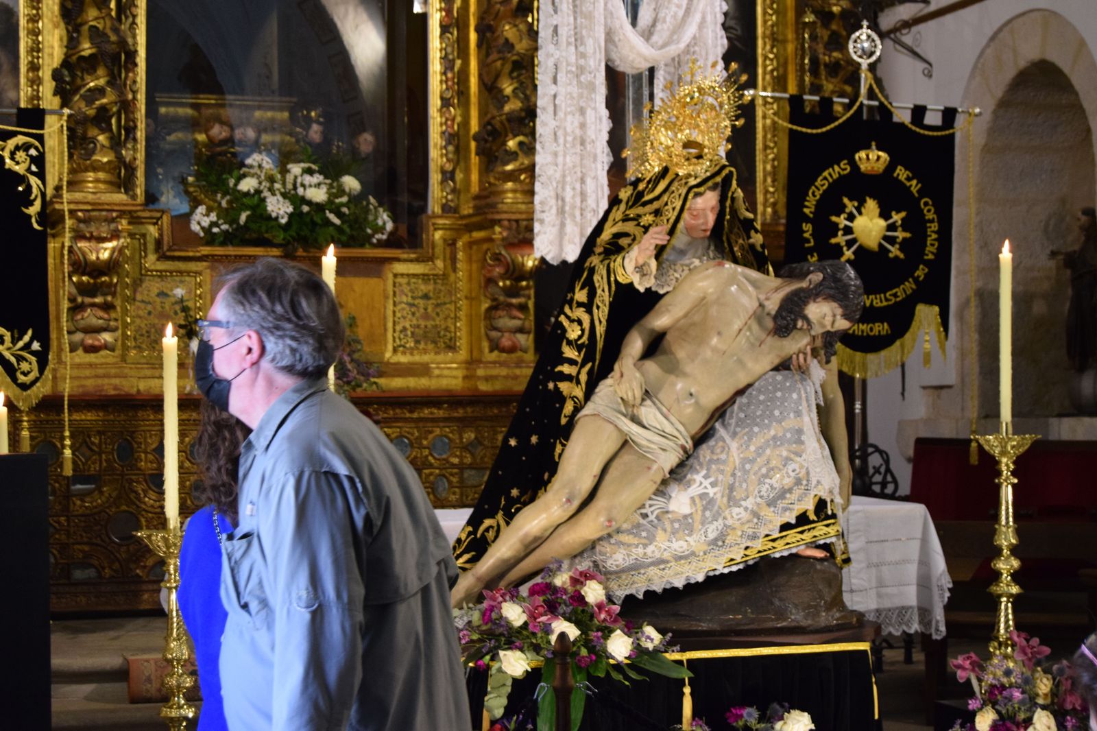 besapies-al-cristo-de-nuestra-madre-6