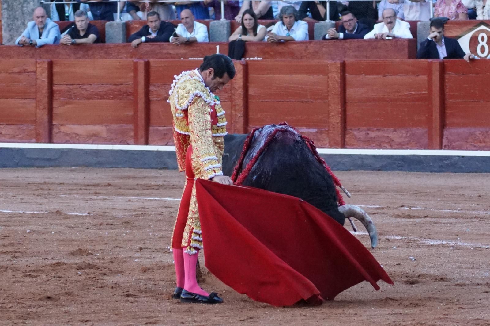 Emilio de Justo, Juan Ortega y Roca Rey inauguran el cartel de figuras en la feria de Salamanca: la corrida de Garcigrande en imágenes