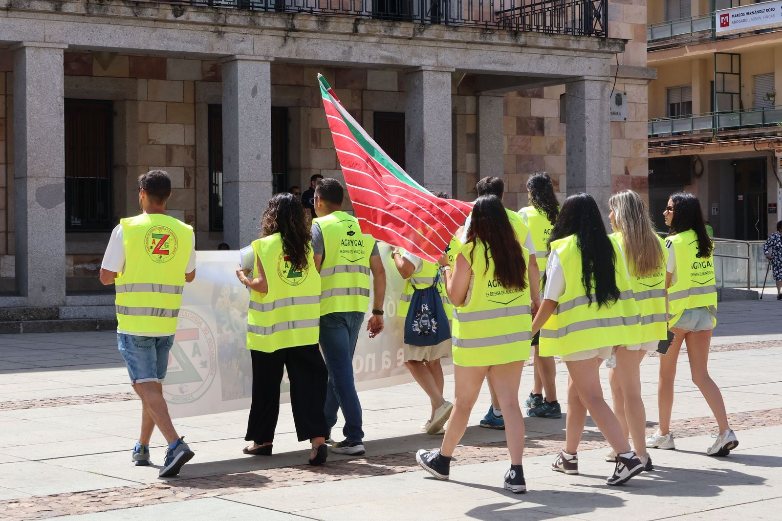 Marcha silenciosa en homenaje a David Lafoz (47).JPG
