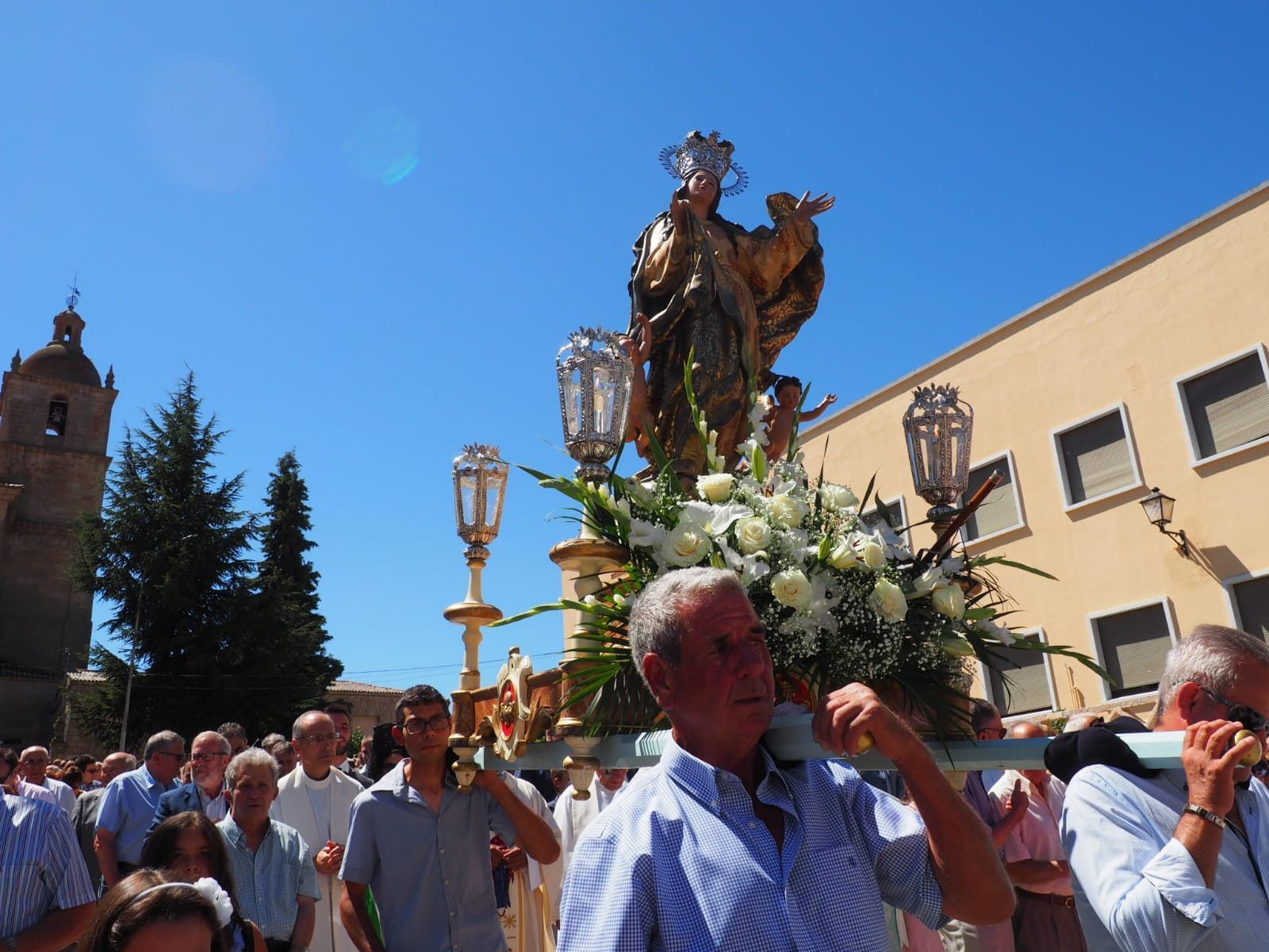 Procesión en lumbrales (6)