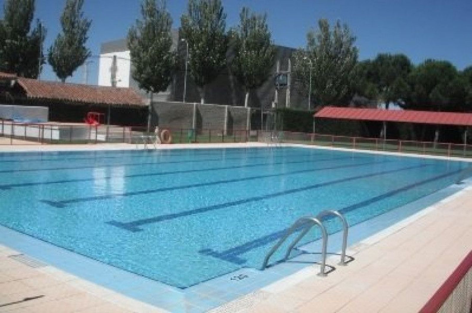PISCINA DOÑINOS