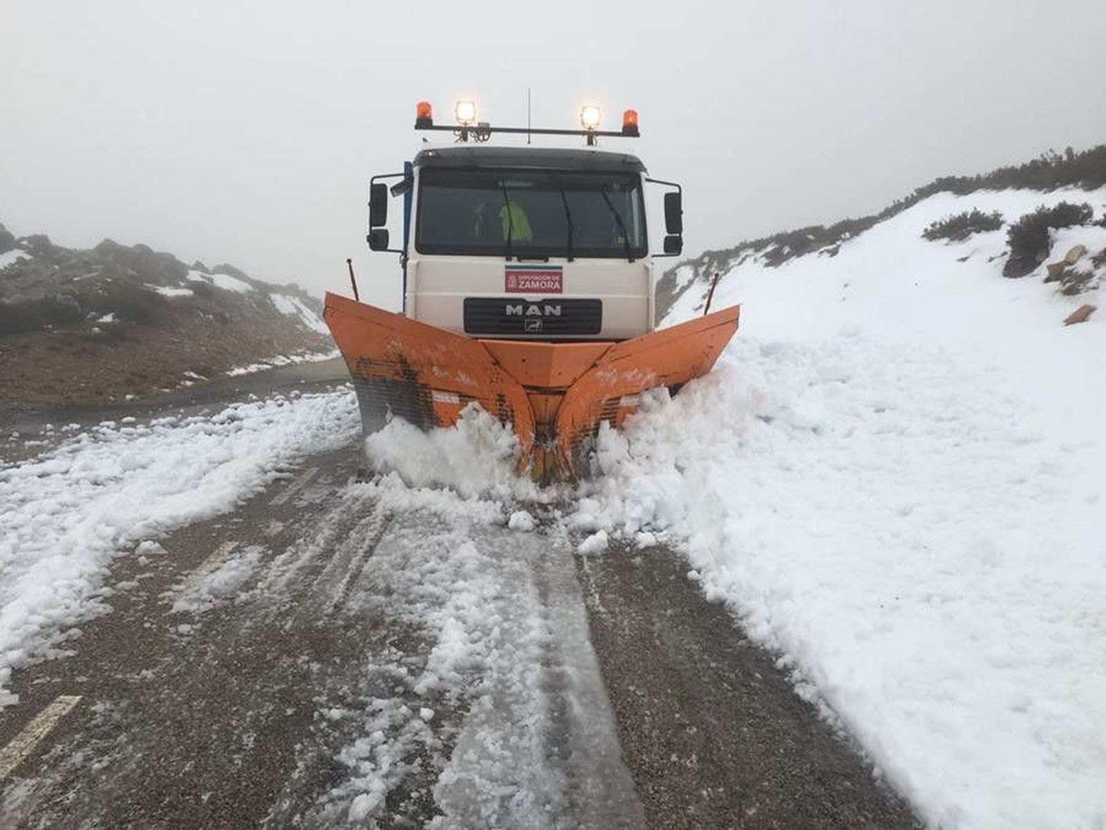 WhatsApp Image 2017 12 29 at 12.03.28 (Copy)