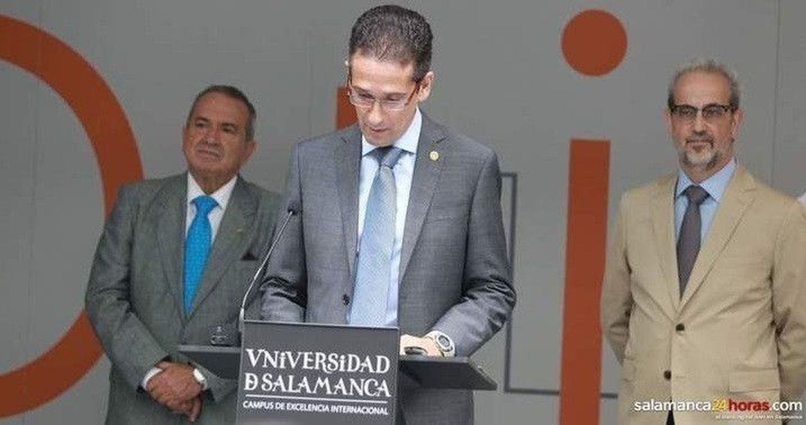 Homenaje al pionero de la electrónica en la Universidad