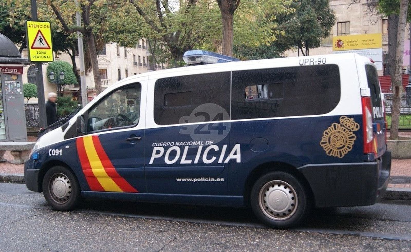 Detenidos tres jóvenes tironeros tras asaltar a una mujer en Condes de Crespo Rascón