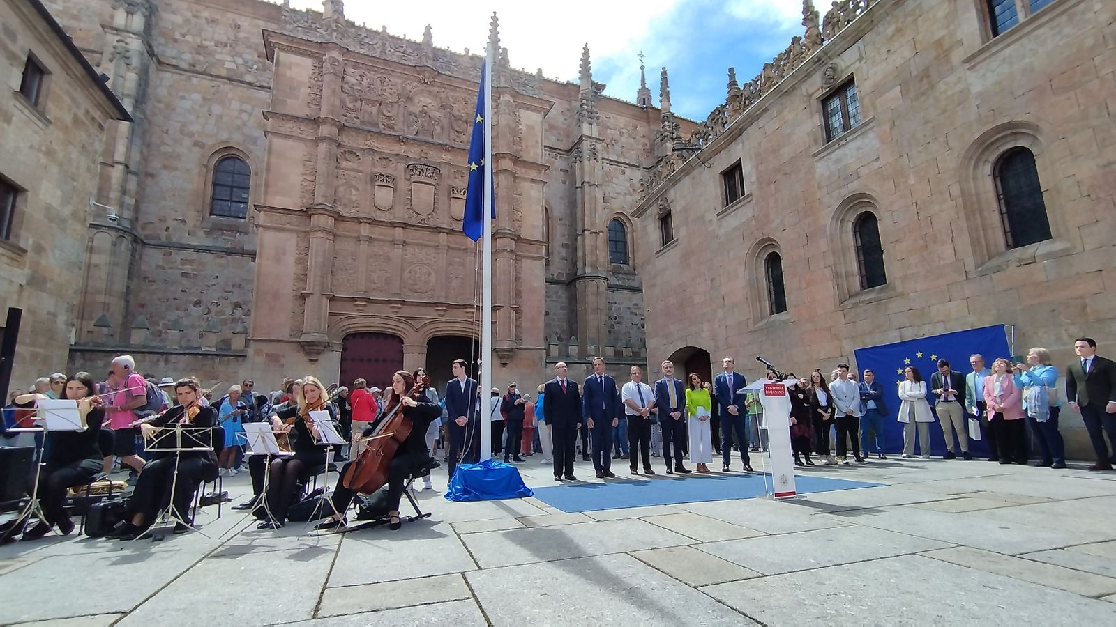 izado de bandera con motivo del Día de Europa
