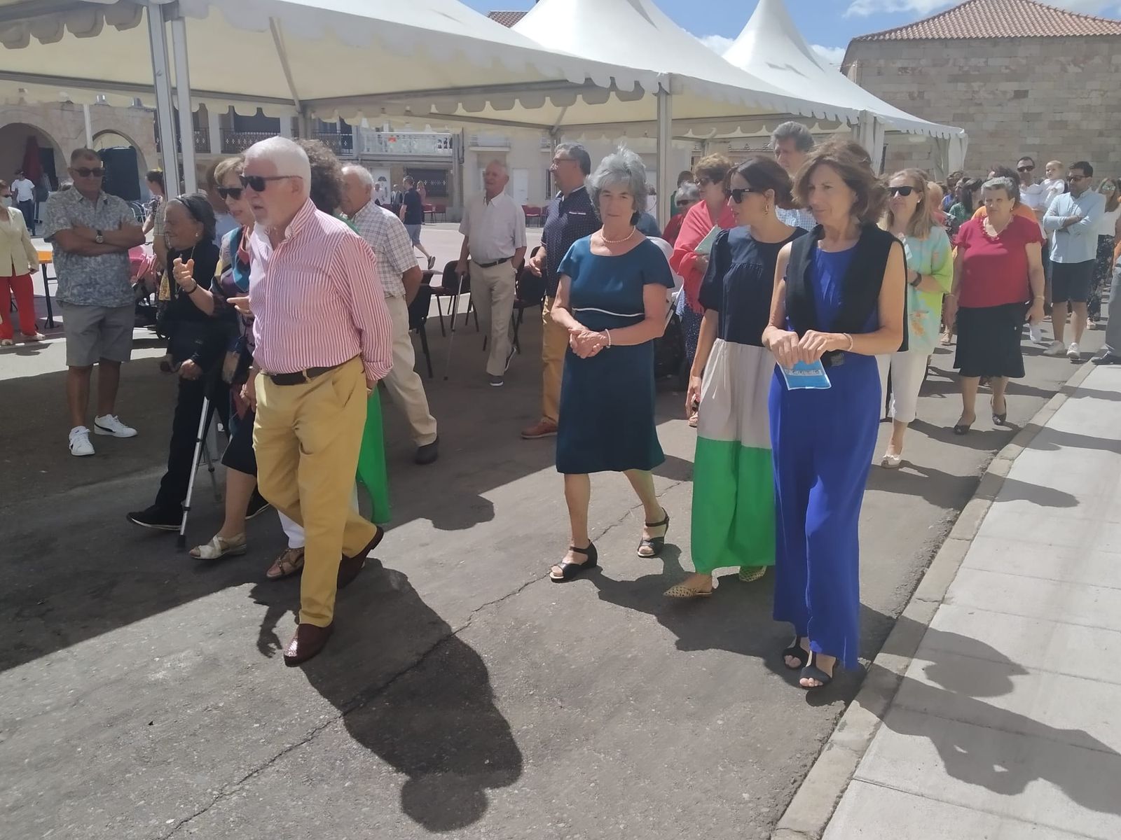 procesion-por-las-fiestas-patronales-en-valdelosa-12