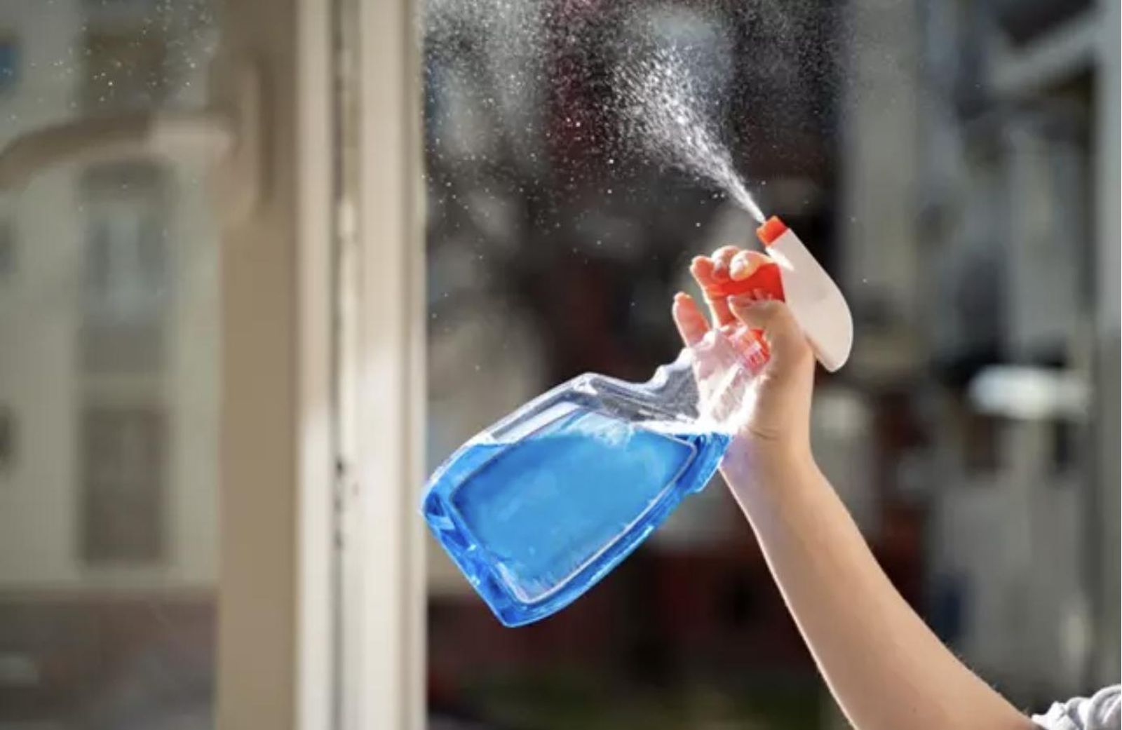 Archivo - Limpiar, limpieza, limpiacristales - - PHOENIXNS/ ISTOCK