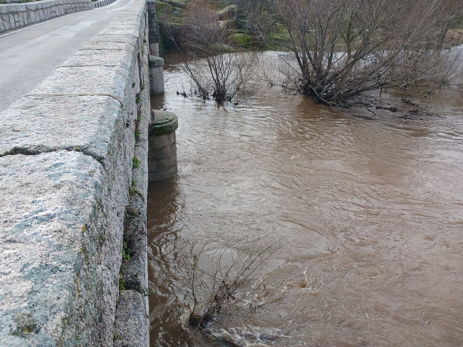 El río Huebra a su paso por el municipio de Pelarrodríguez. Foto S24H. Foto de archivo.
