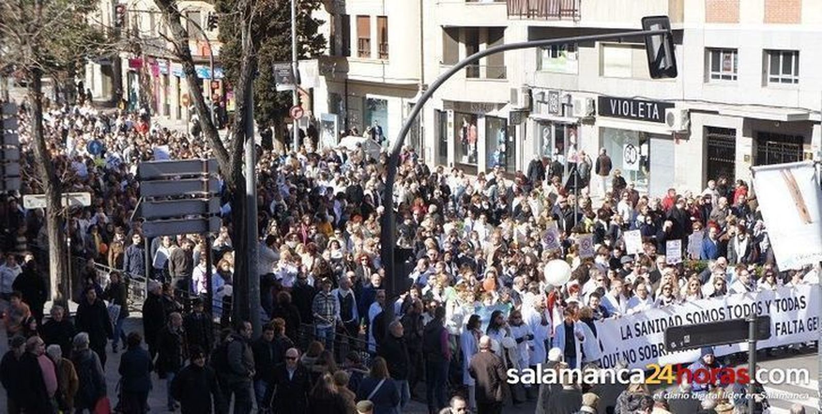 La plataforma en defensa de la sanidad pública convoca una tercera 'marea blanca' desde el hospital el 17 de mayo