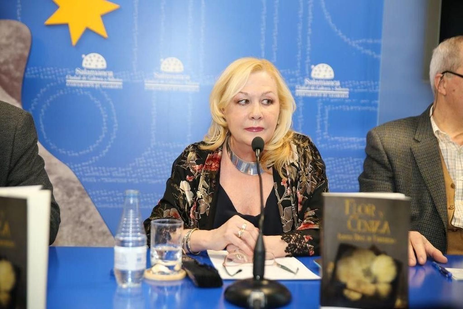 Isaura Díaz Figueiredo presenta su libro ‘Flor y Ceniza’