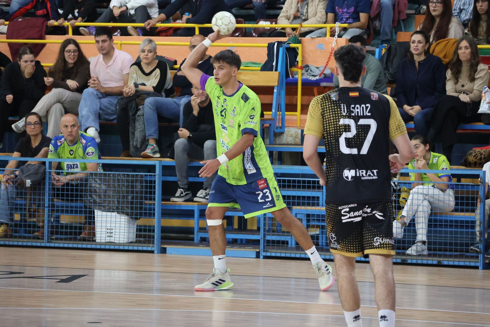 GALERÍA | El BM Zamora recibe en casa al Ciudad de Salamanca en un duelo muy ajustado