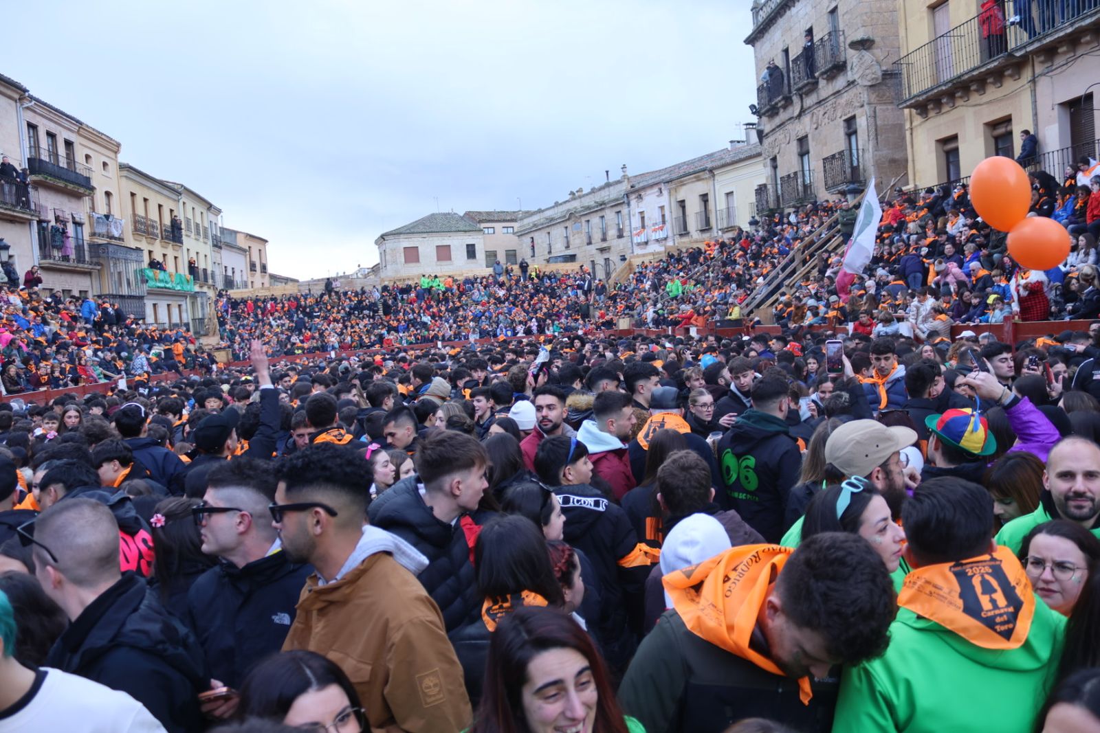 Gran ambiente en el inicio del Carnaval del Toro 2026: el Campanazo en imágenes