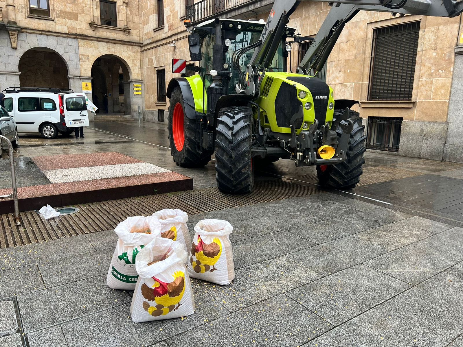 El sector de las legumbres y el cereal se manifiesta en Gran Vía contra Mercosur