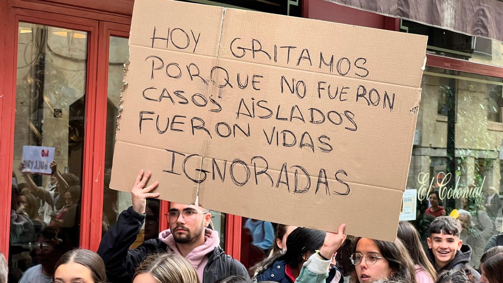 El Sindicato de Estudiantes de Salamanca reune a más de cien personas para poner "freno" al acoso escolar