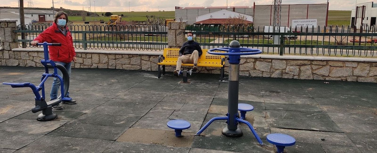 La urbanización Peñasolana III de Carrascal de Barregas estrena parque biosaludable