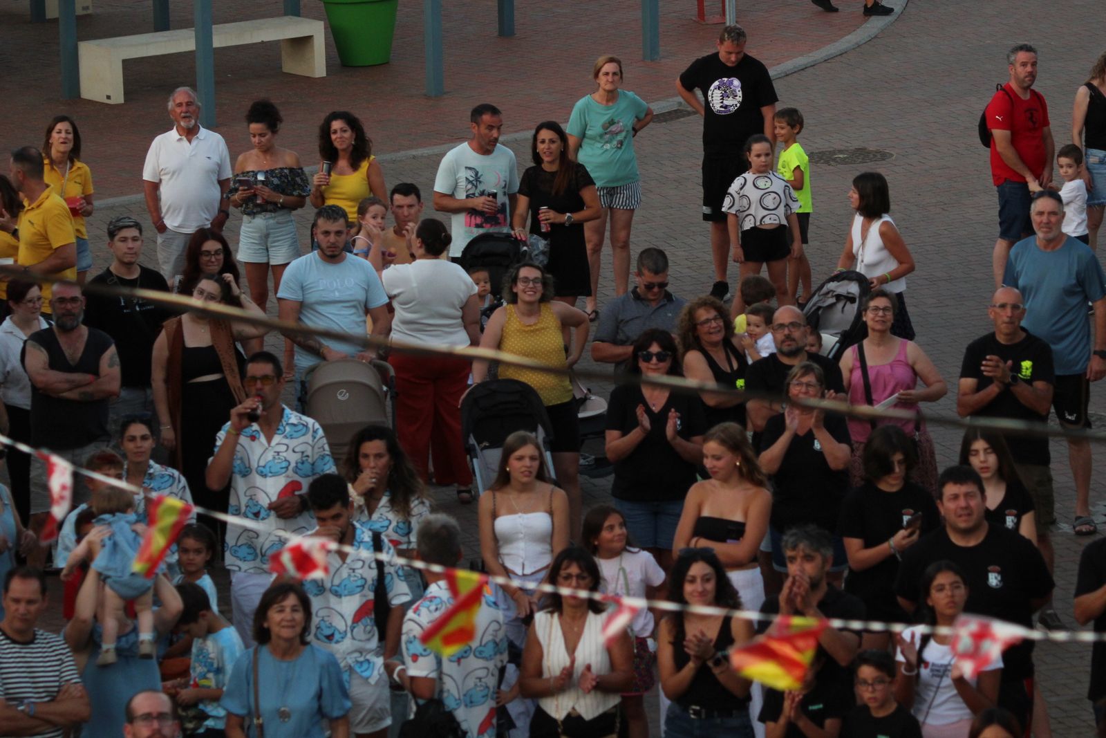 Doñinos de Salamanca. Pregón a cargo de la Asociación Noonan con Celia Vega Cepriá. Acto amenizado con sangría y la charanga El bombazo.