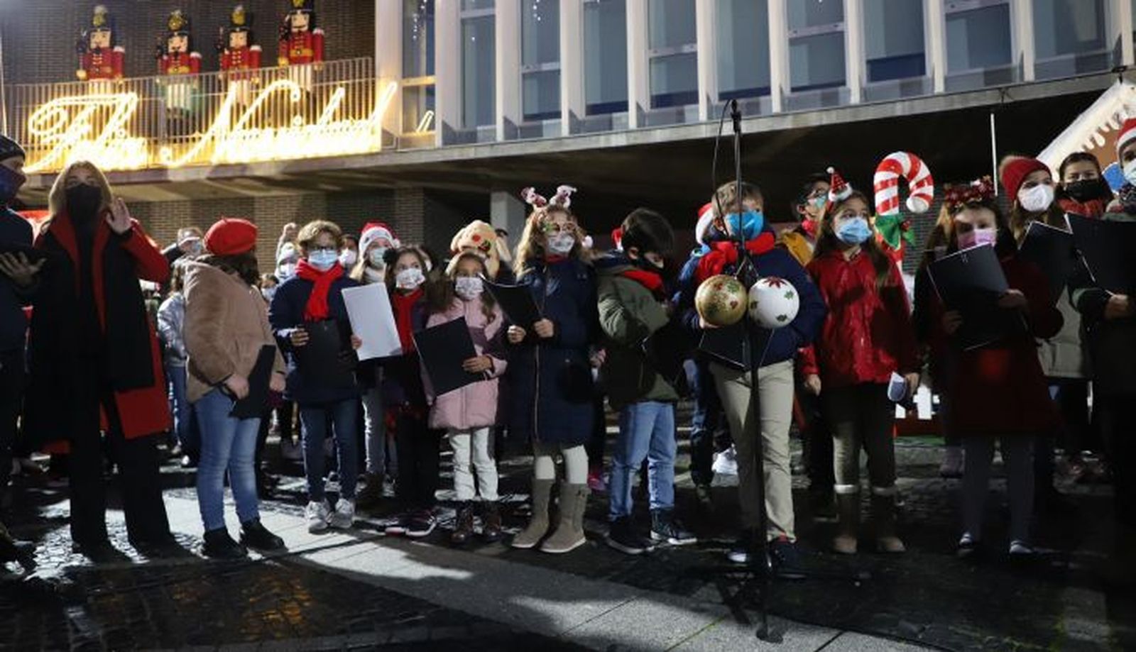 Santa Marta da vida a la gran 'Villa de Navidad' con el encendido de las luces 