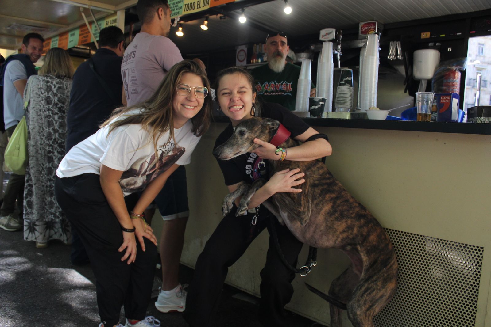 Ambiente en la Feria de Día en el mediodía de este jueves