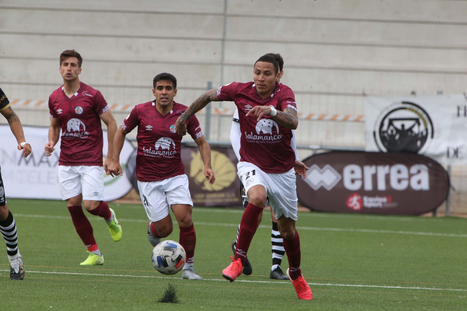 Un momento del derbi entre el Unionistas y el Salamanca UDS. Foto: SALAMANCA24HORAS