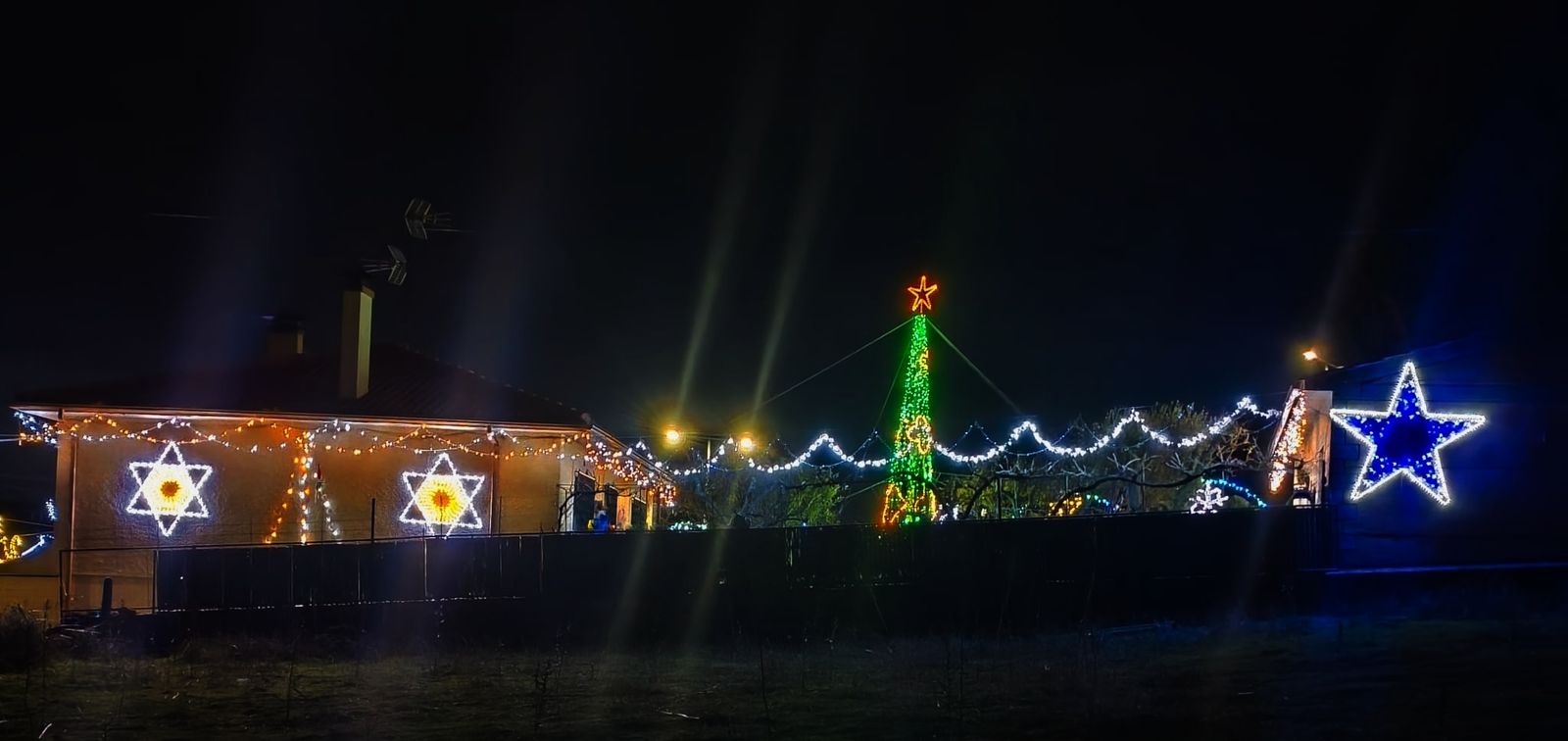 J.A.L.M. - decoración navideña en Fuenteguinaldo (6).jpg