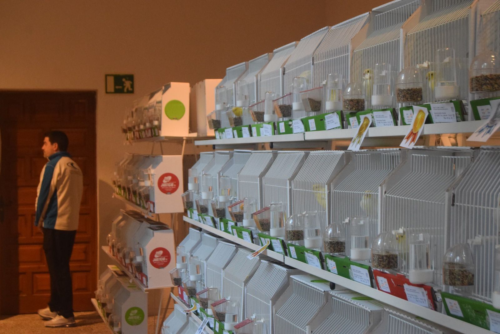 exposicion-ornitologica-en-el-colegio-universitario-22