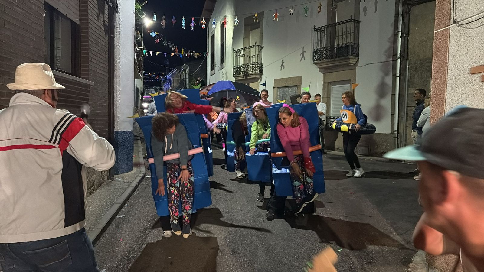 Desfile de carrozas en Pereña