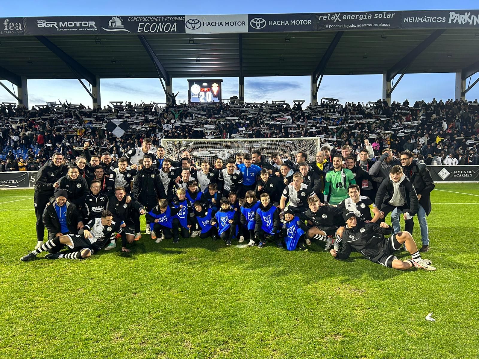 celebracion-de-unionistas-por-el-pase-a-la-siguiente-ronda-en-copa-del-rey-foto-juanes