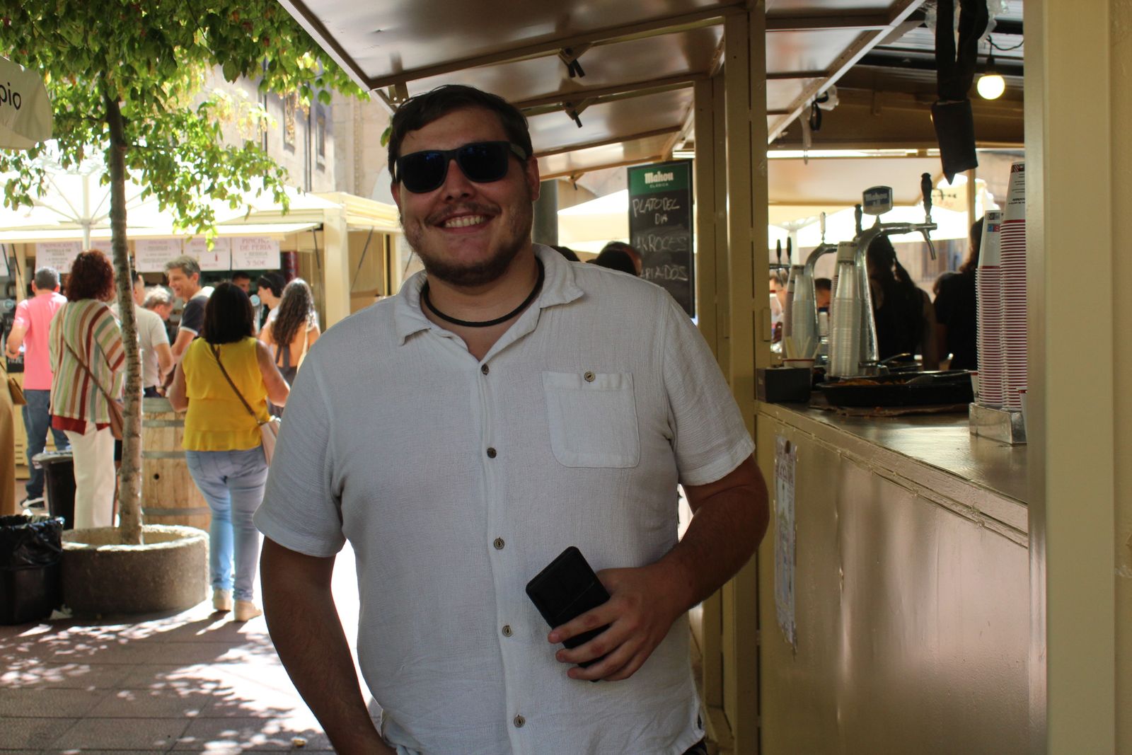 Ambiente en la Feria de Día en el mediodía de este sábado