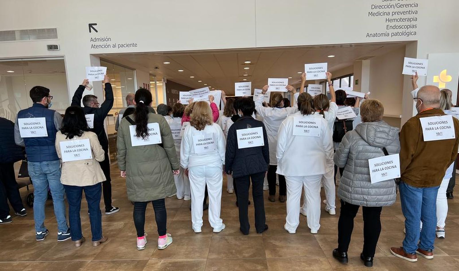 Los trabajadores de la cocina del Hospital vuelven a movilizarse ante la falta de soluciones