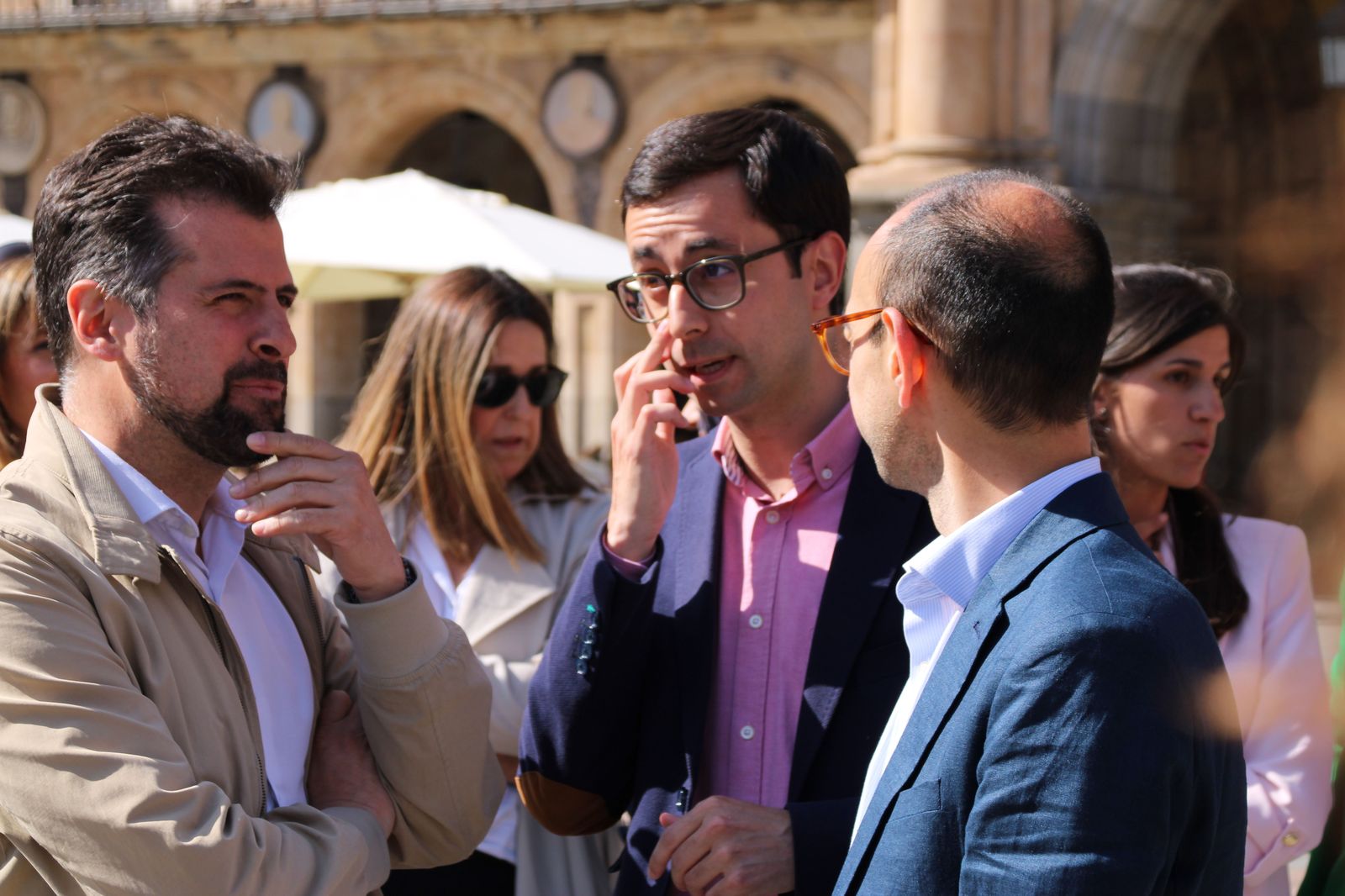 luis-tudanca-david-serrada-y-jose-luis-mateos-mantienen-un-encuentro-c-35