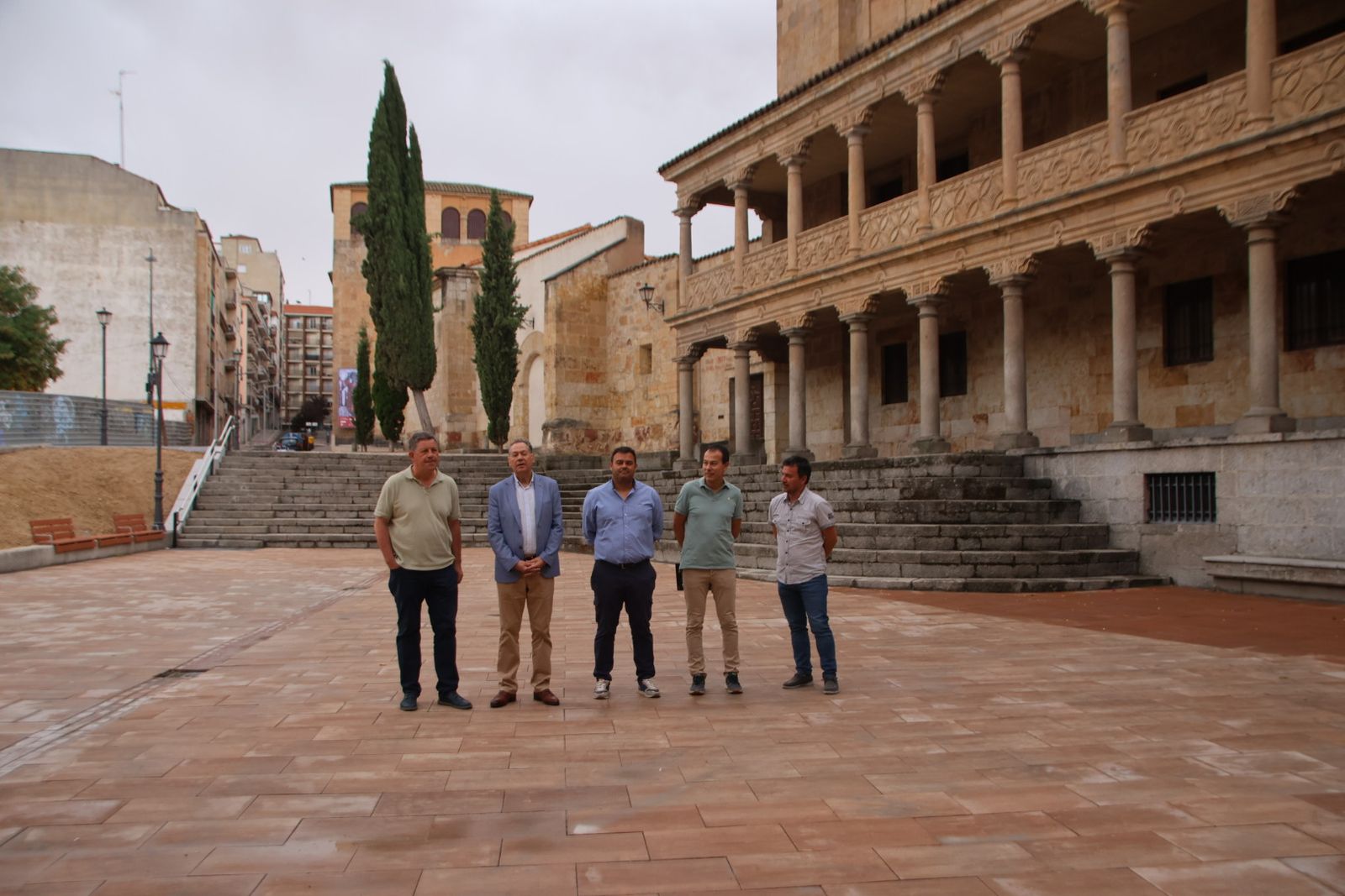 &nbsp;El concejal de Fomento, Fernando Carabias, visita la conclusión de las obras de renovación de la plaza de San Román