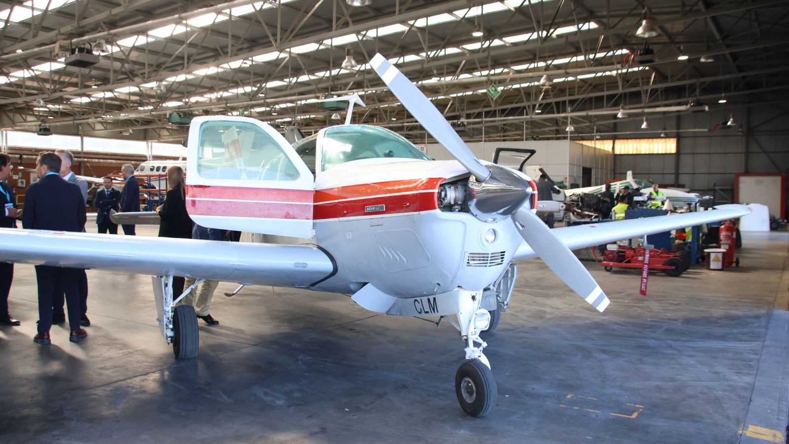 SENASA entrega una avioneta histórica, a la Fundación Infante de Orleans