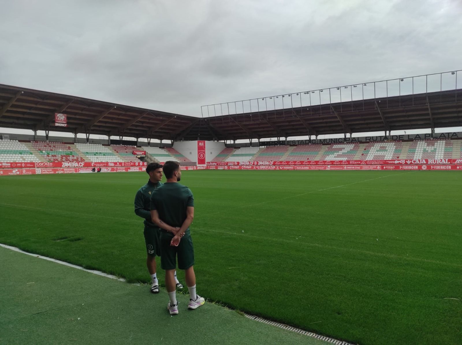 El Ruta de la Plata estrena césped para la temporada 2025-26