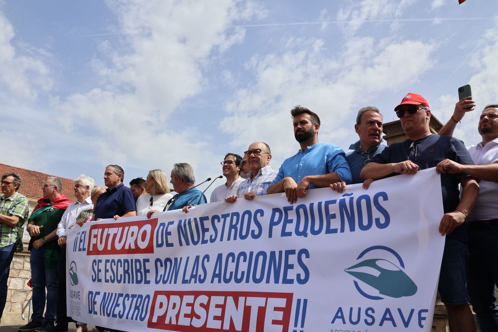 manifestacion-contra-la-perida-de-servicios-de-ave-58