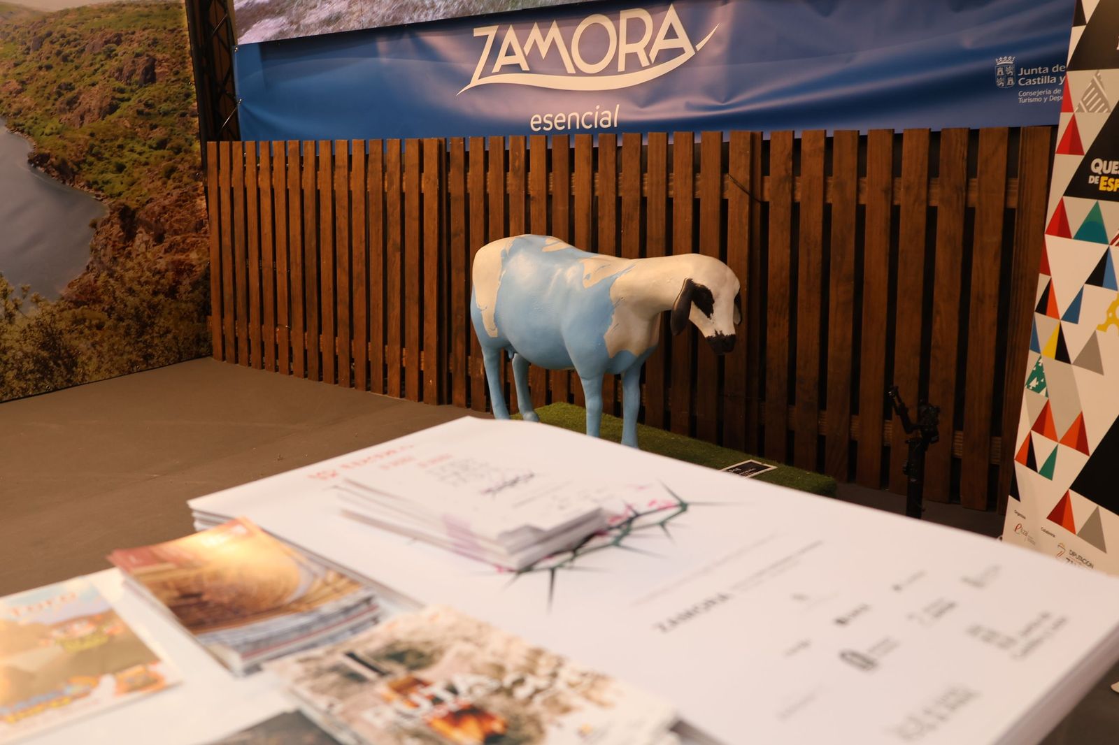 Zamora se presenta en Intur 2025 (3).JPG