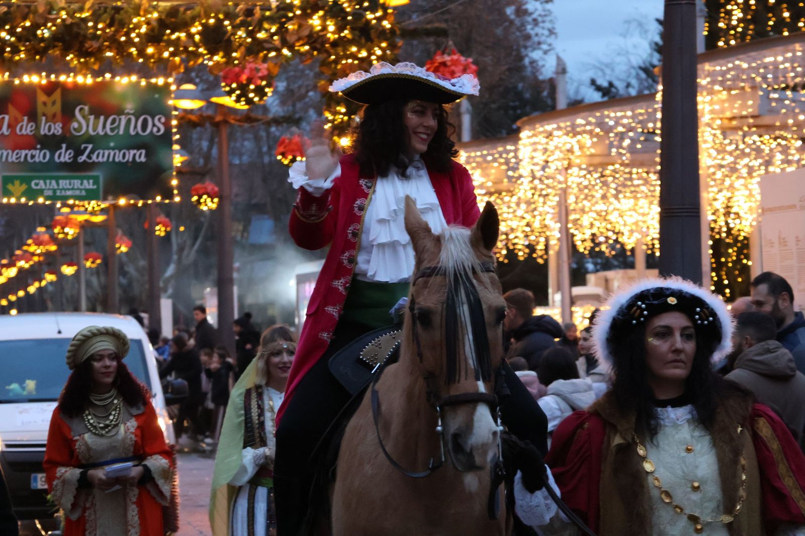 El Cartero de Sus Majestades de Oriente recoge las cartas de los pequeños zamoranos (24).JPG