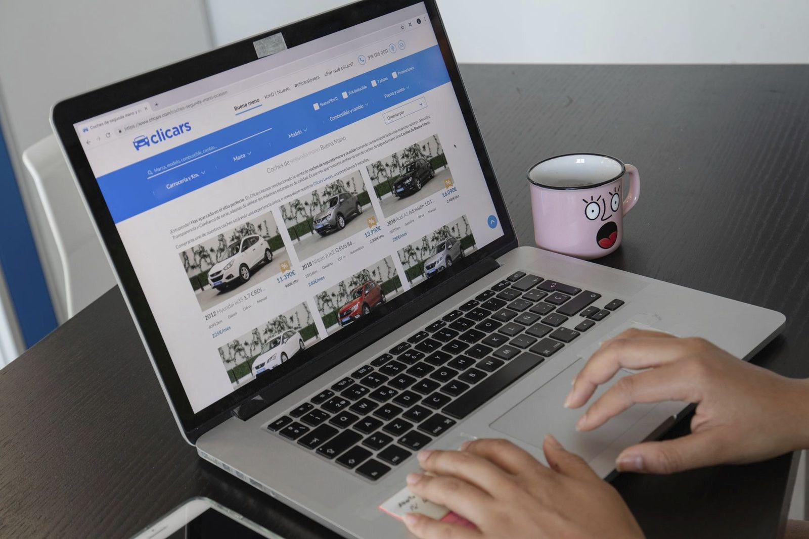 La venta 'online' de vehículos de ocasión. F. de archivo