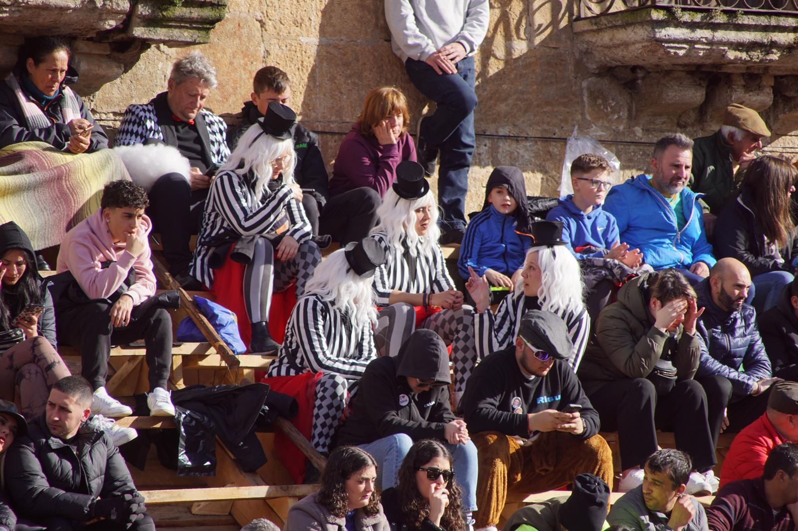 ambiente-encierro-urbano-lunes-de-carnaval-en-ciudad-rodrigo-12-de-febrero-de-2024-fotos-s24h-21