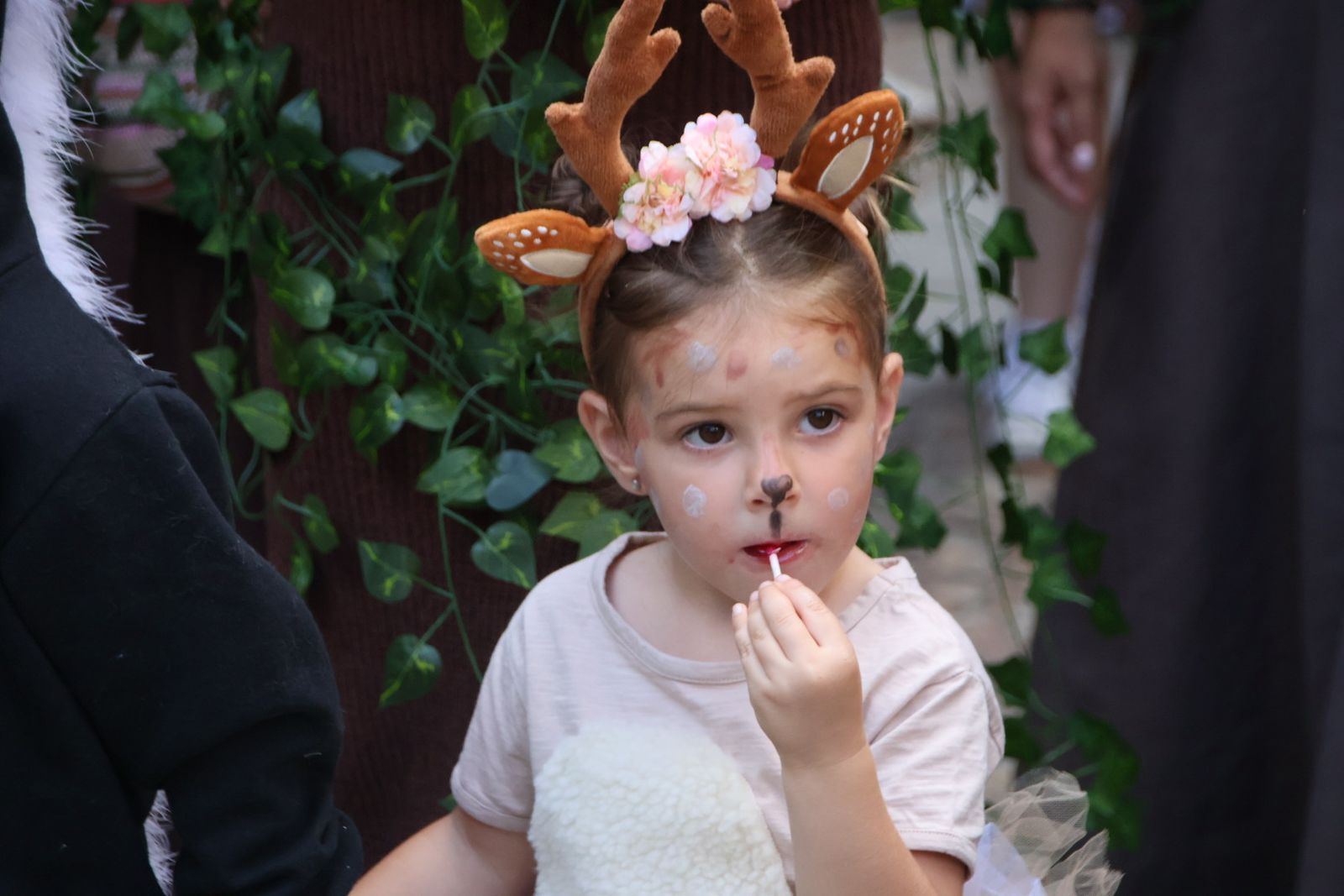 San Esteban de la Sierra, desfile de carrozas y disfraces