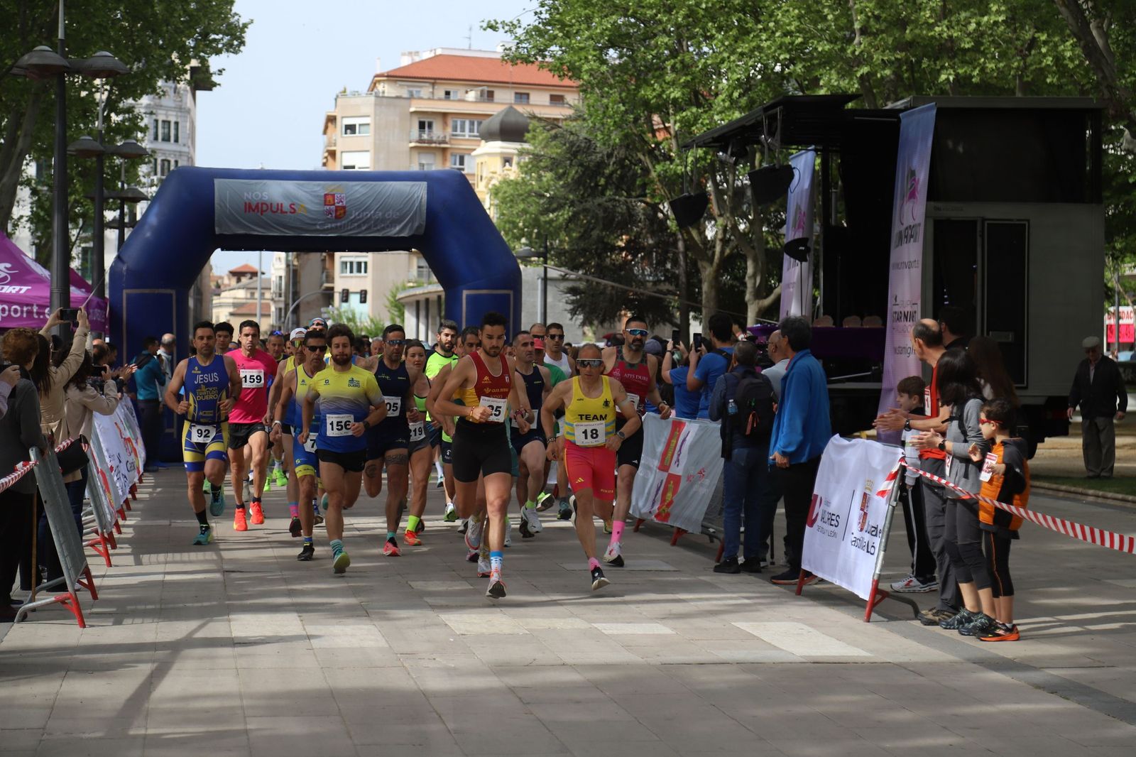 Carrera y marcha por el Día de Castilla y León en Zamora