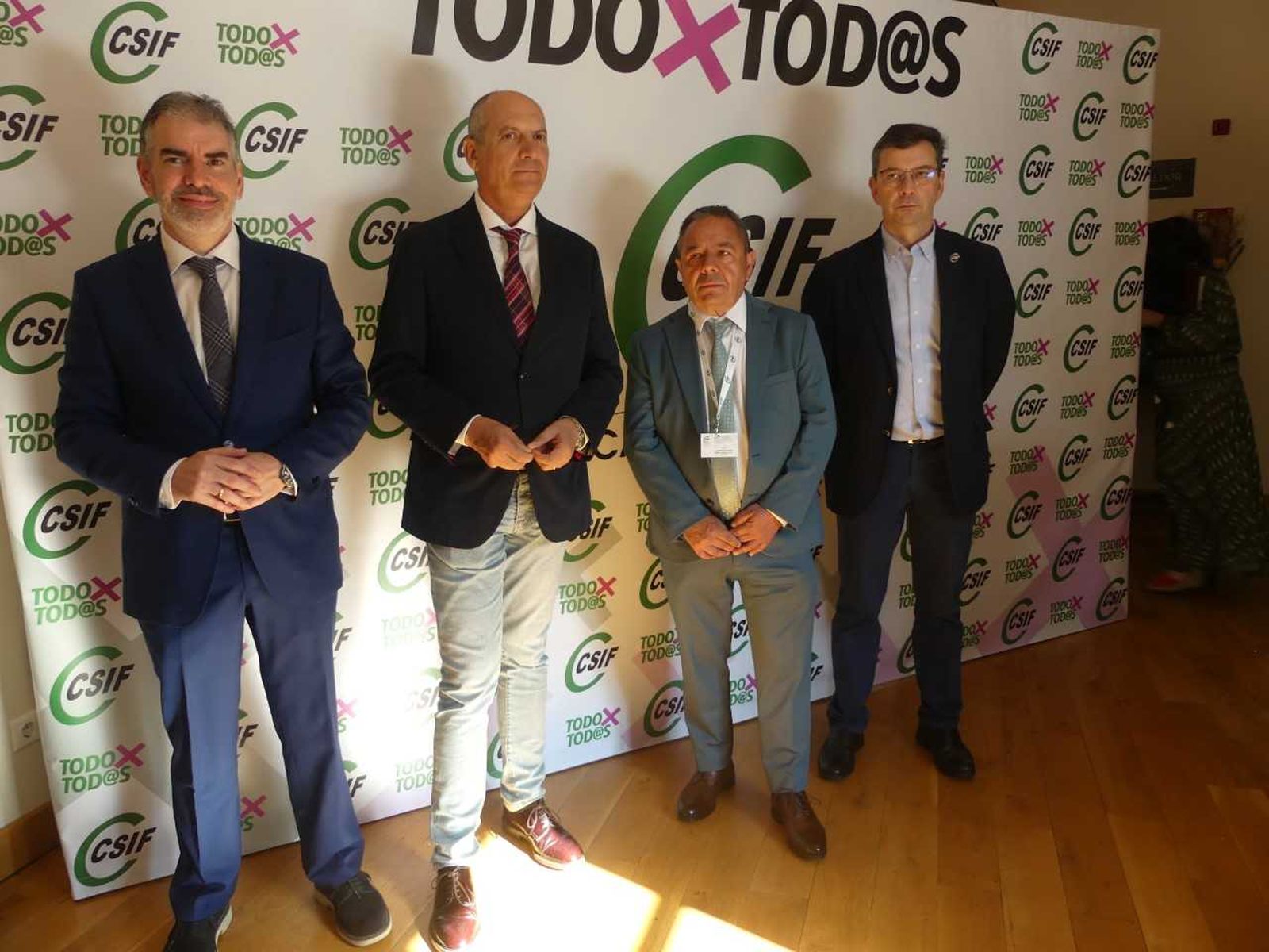 CSIF exige el derecho de los empleados públicos locales a una carrera profesional y a la estabilidad en sus puestos de trabajo CSIF exige el derecho de los empleados públicos locales a una carrera profesional y a la estabilidad en sus puestos de trabajo
