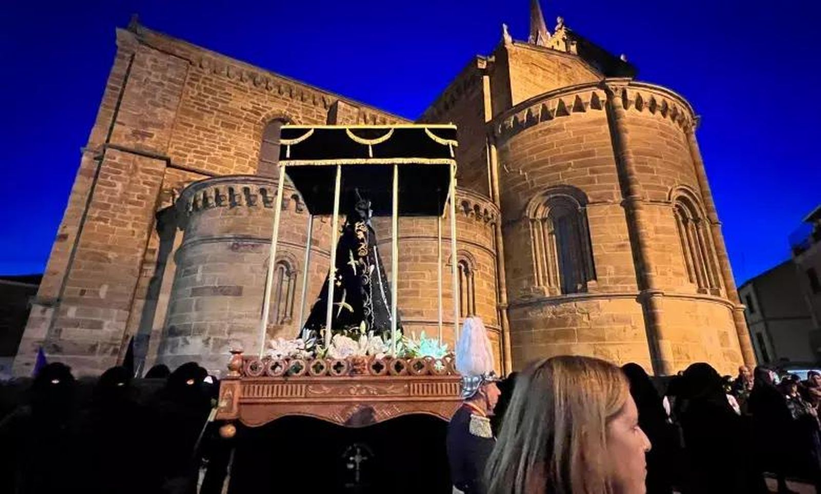 Procesión del Santo Entierro en la Semana Santa de Benavente. Foto: Benaventedigital