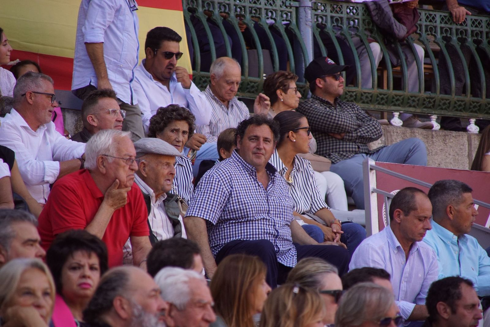 Así han vivido los salmantinos el primer festejo de la feria taurina 2025: imágenes del ambiente en los tendidos y en el patio de cuadrillas